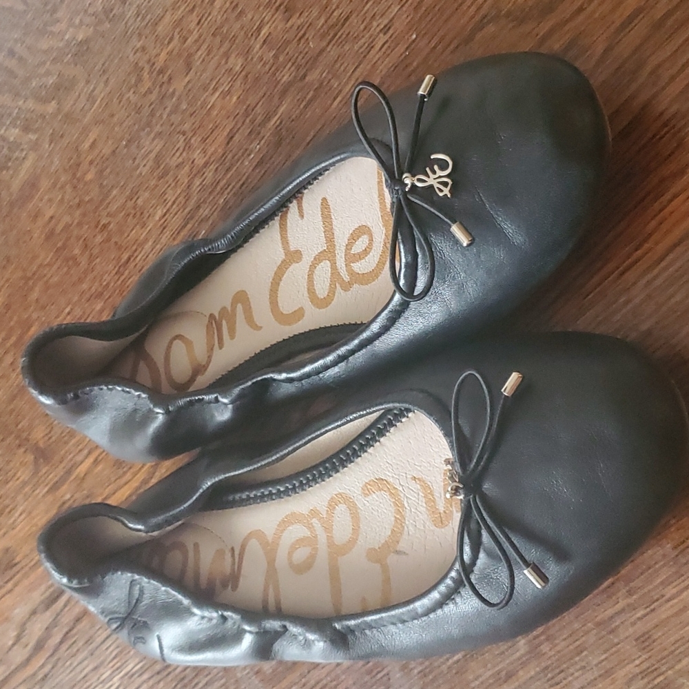 Black flats